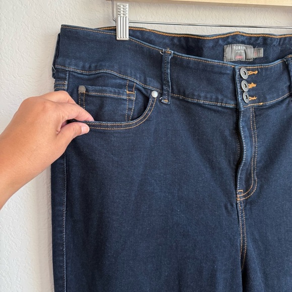 Torrid Jeans Women’s 24T Super Soft Jegging Blue Stretch Cotton Denim Plus Size - Picture 7 of 13